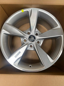 Genuine Holden VF S2 SS-SV6 2015-2017" ALLOY WHEEL AND CAP "