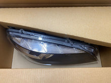 Genuine Holden WM Statesman Caprice RH Headlamp Headlight 92252980