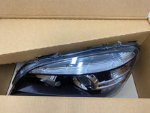 Genuine Holden WM Statesman Caprice LH Headlamp Headlight 92252981