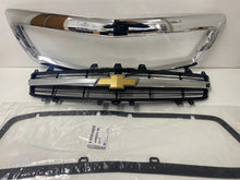 Genuine GM Chevrolet Caprice WM WN Front Grille Assembly